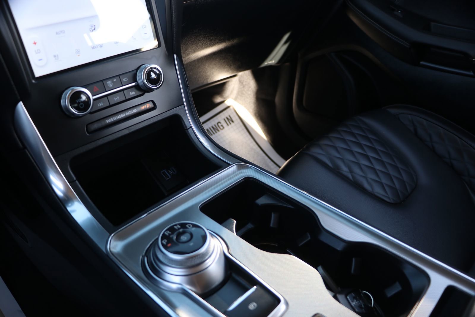 Used 2024 Ford Edge Titanium image 25