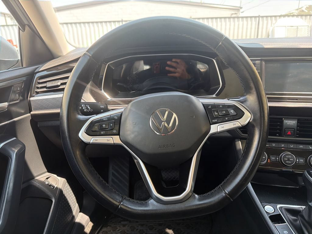 Used 2023 Volkswagen Jetta SE FWD image 16