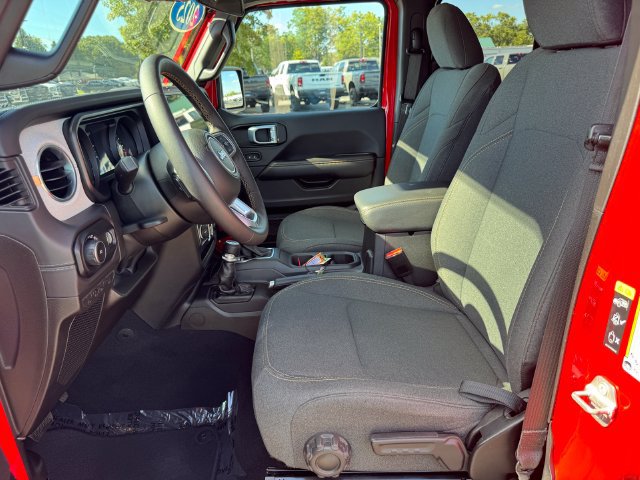 Certified 2025 Jeep Wrangler Unlimited Sahara AWD/4WD image 21