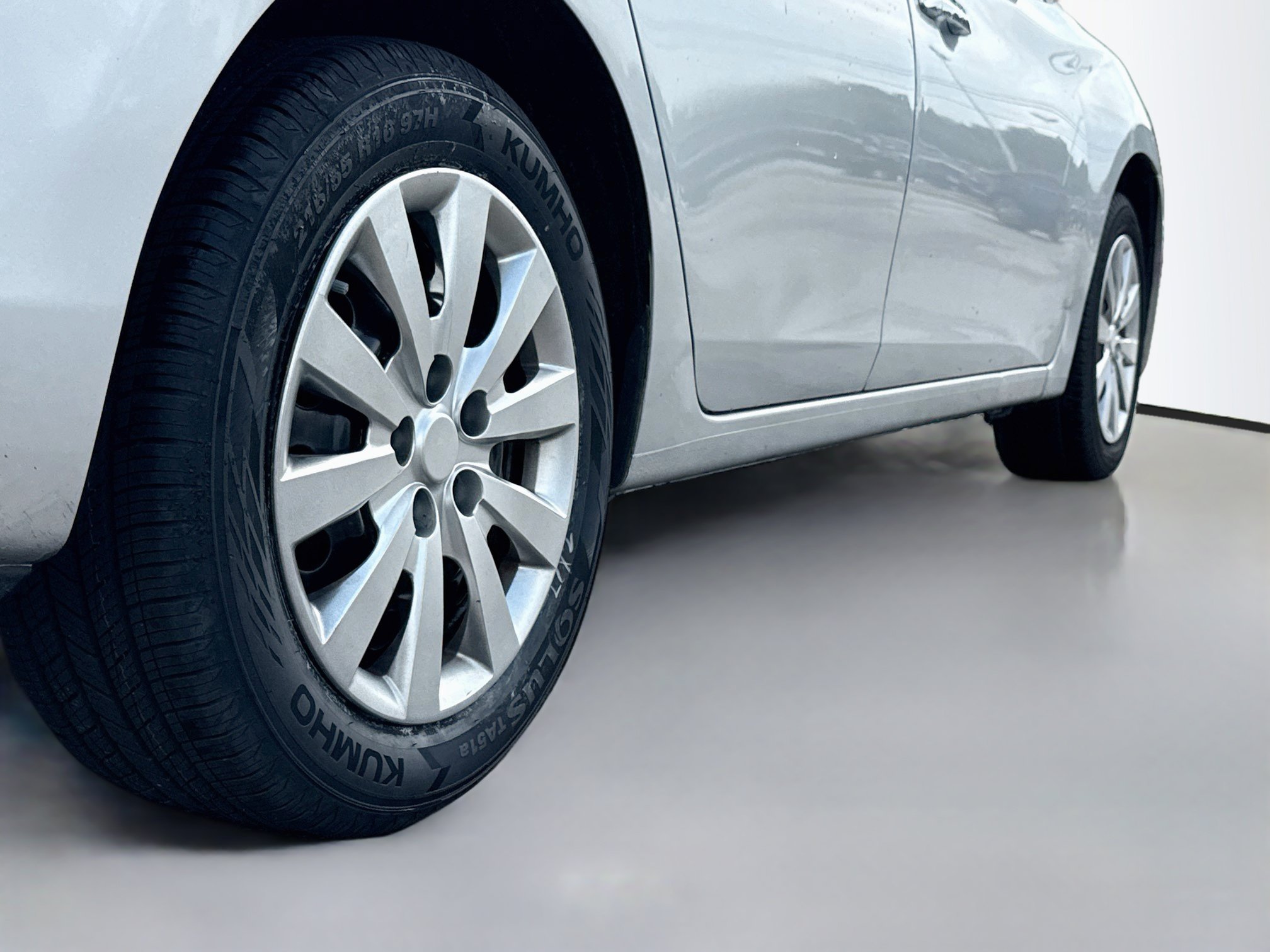 Used 2014 Nissan Sentra S FWD image 9