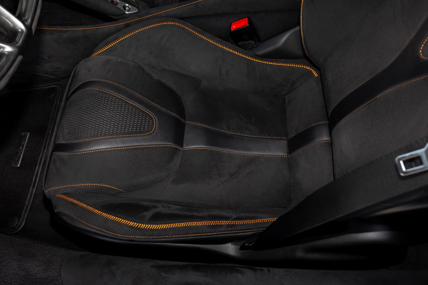 Used 2024 McLaren 750S RWD image 44