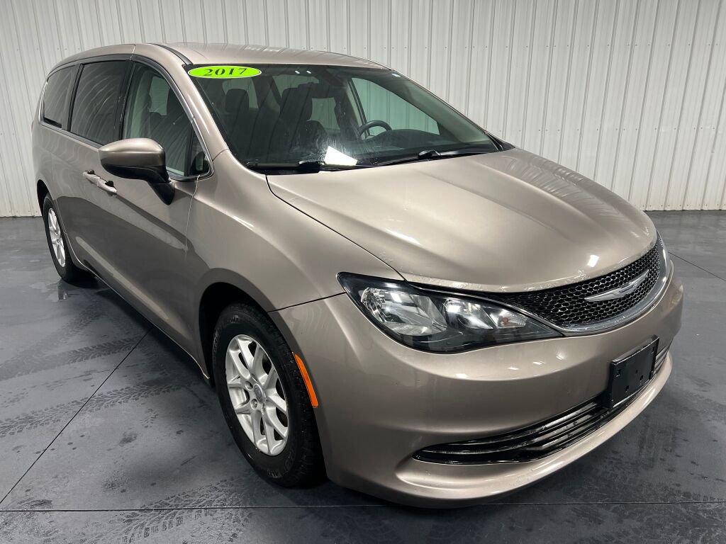 Used 2017 Chrysler Pacifica LX image 15