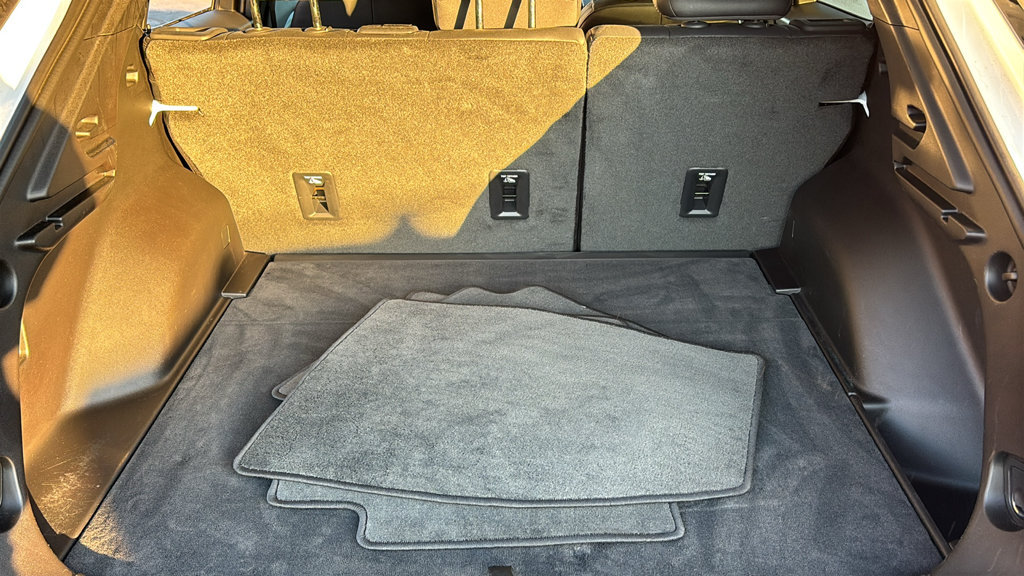 Used 2024 Chevrolet Equinox EV LT FWD image 30