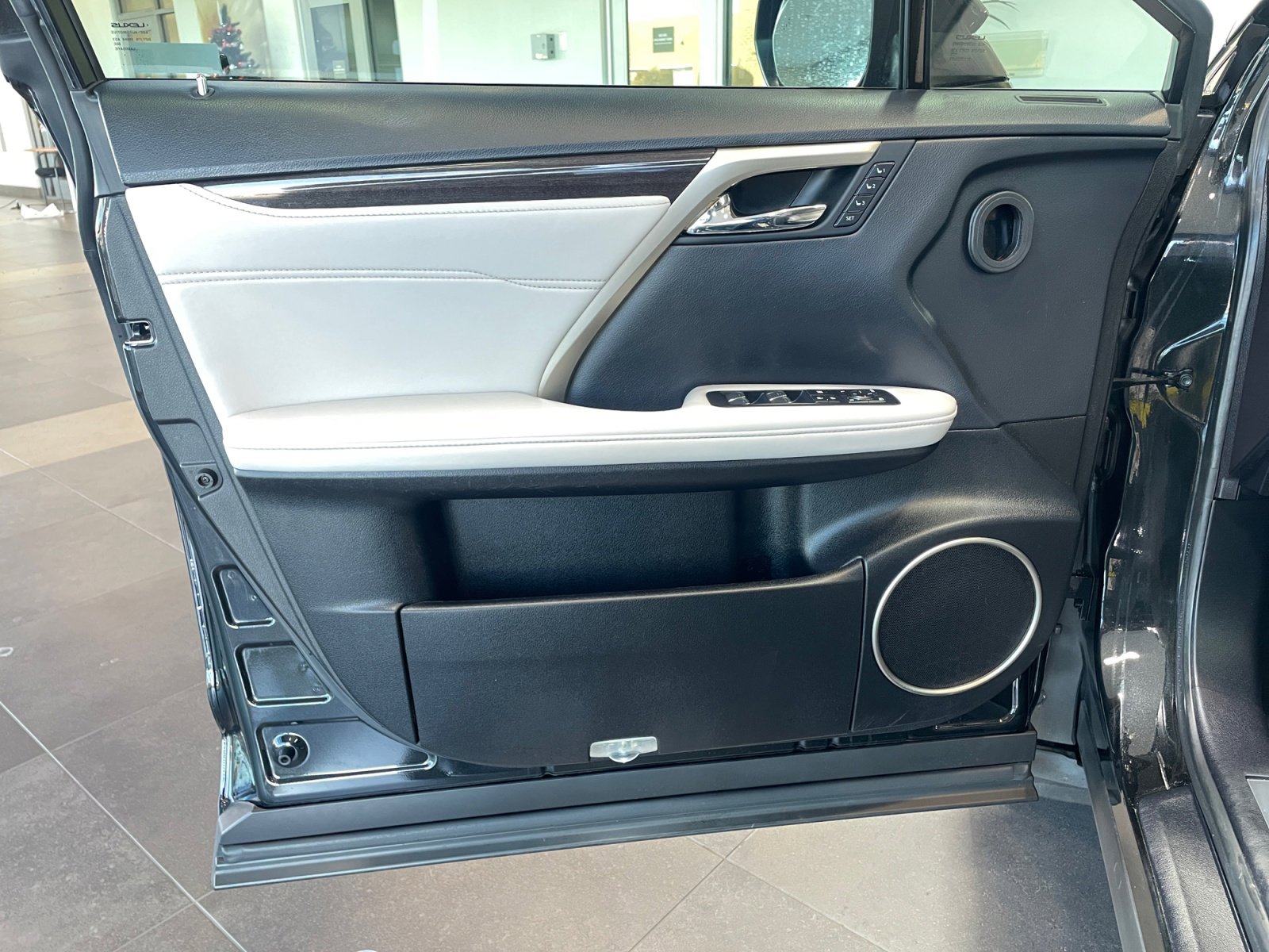 Used 2020 Lexus RX 350 FWD w/ Luxury Package image 13