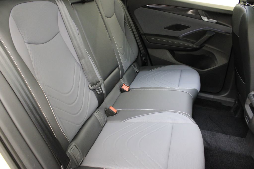 New 2026 Volkswagen Tiguan SE R-Line FWD image 20