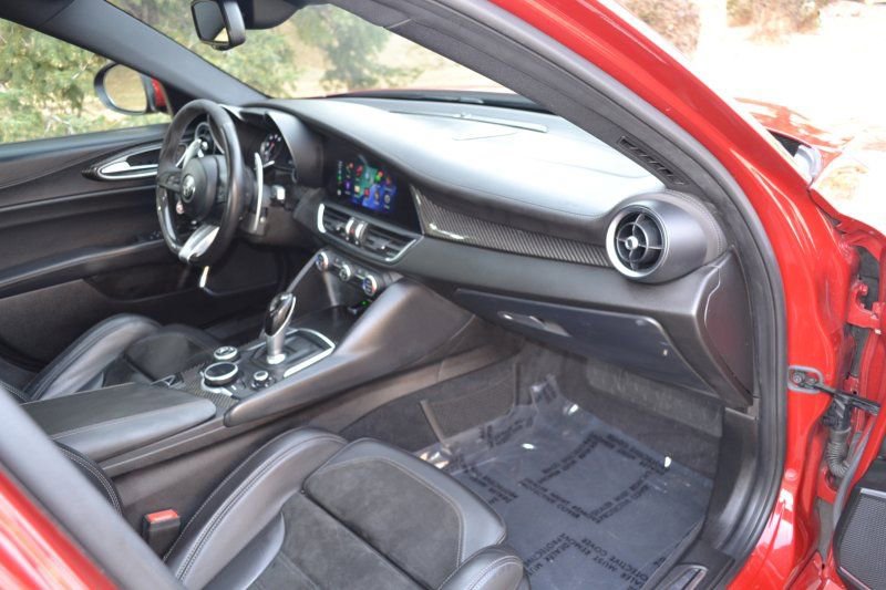 Used 2018 Alfa Romeo Giulia Quadrifoglio image 26