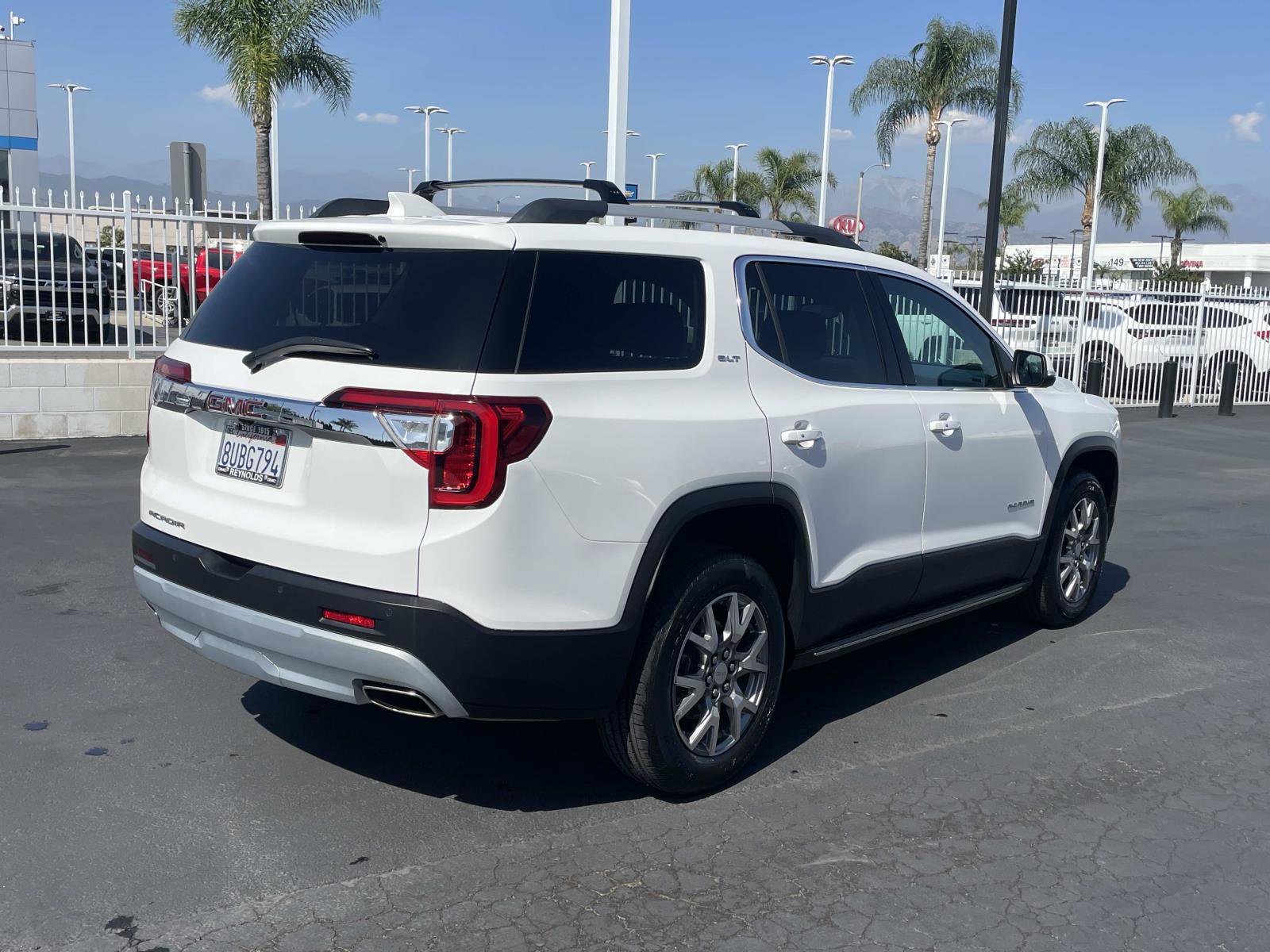 Used 2021 GMC Acadia SLT w/ Premium Package image 6