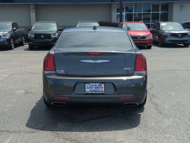 Used 2019 Chrysler 300 S RWD image 5
