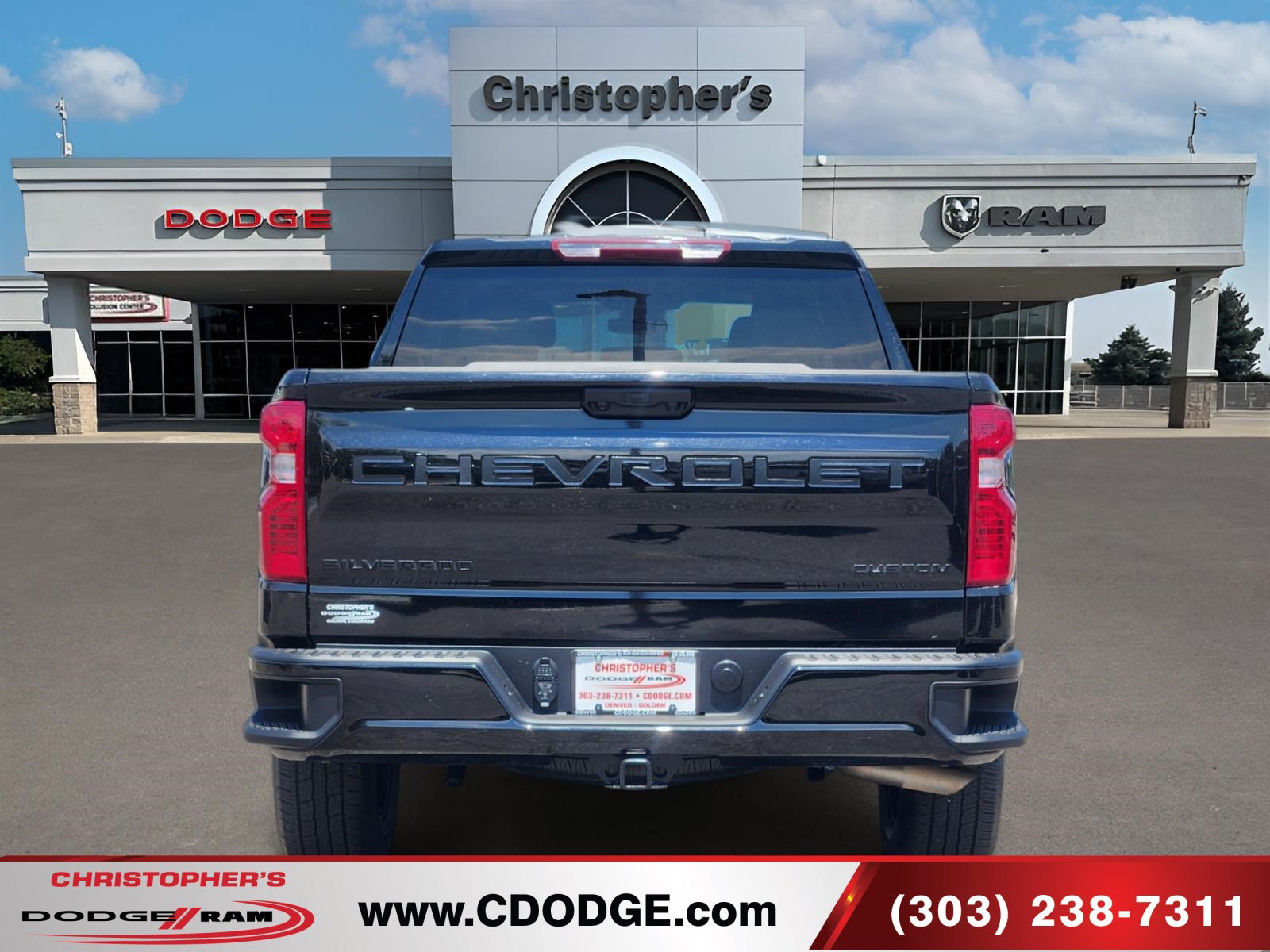 Used 2026 Chevrolet Silverado 1500 Custom w/ LPO, Dark Essentials Package AWD/4WD image 4