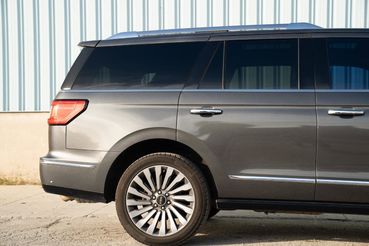 Used 2018 Lincoln Navigator Reserve w/ Technology Package image 12