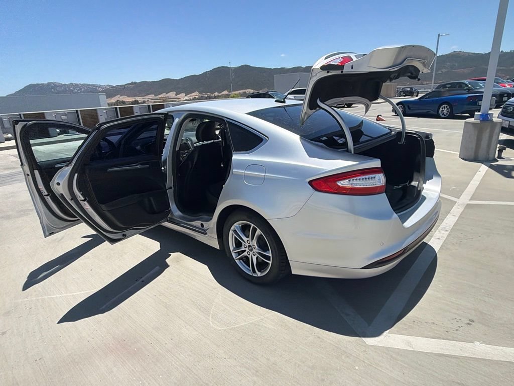 Used 2016 Ford Fusion Titanium FWD image 15