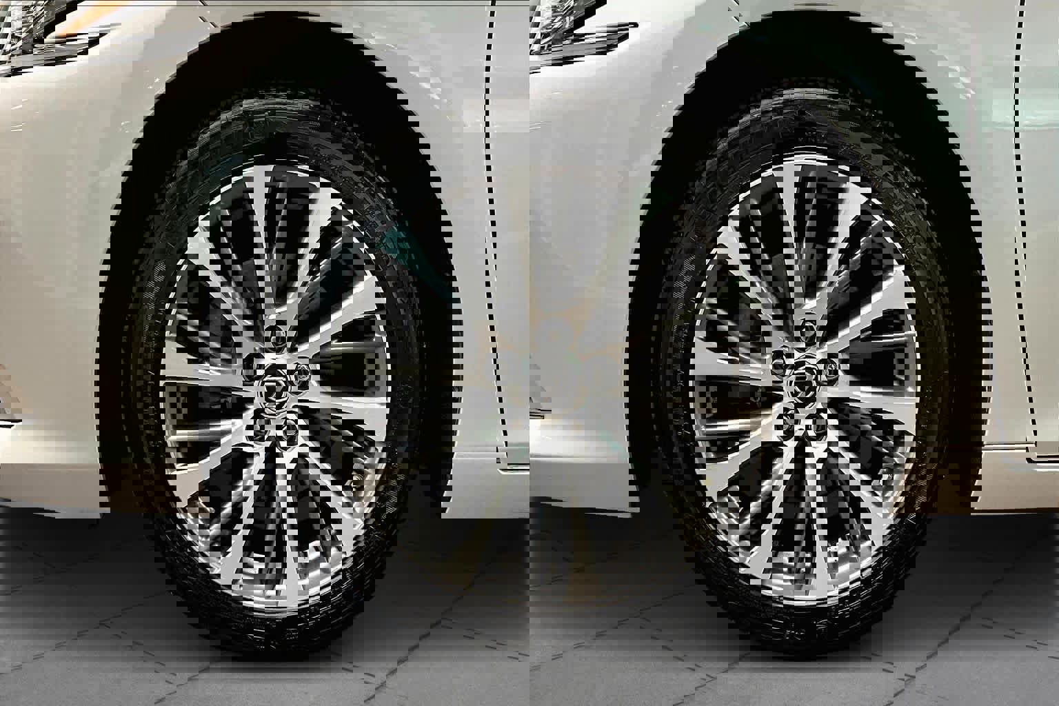 Used 2021 Lexus ES 300h w/ Premium Package image 10