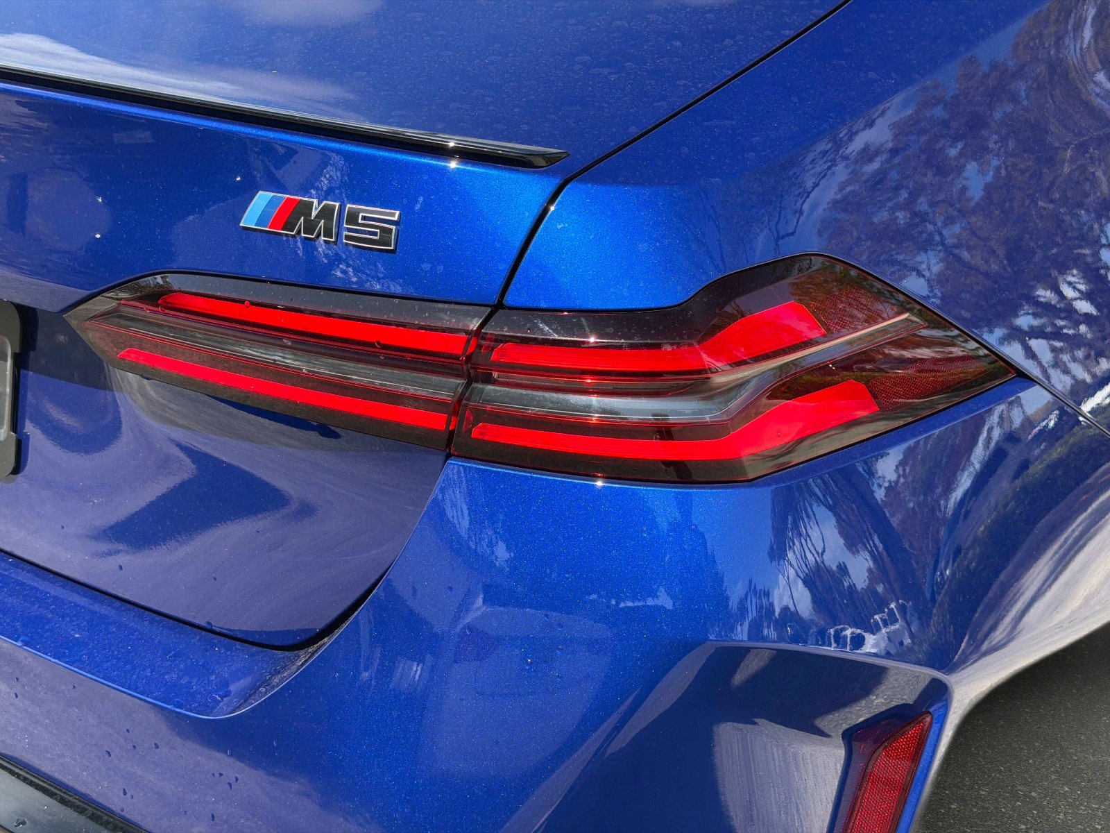 Used 2025 BMW M5 image 17