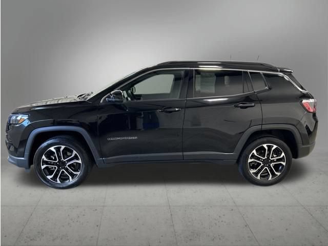 Used 2023 Jeep Compass Limited AWD/4WD image 2