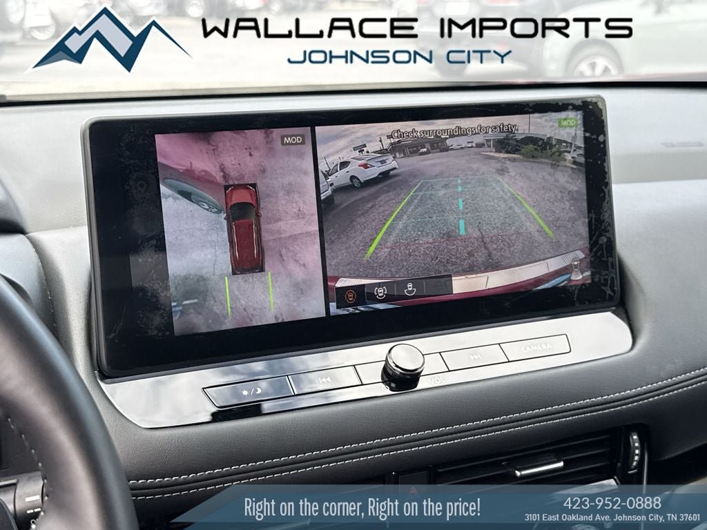 Used 2025 Nissan Rogue SL AWD/4WD image 24