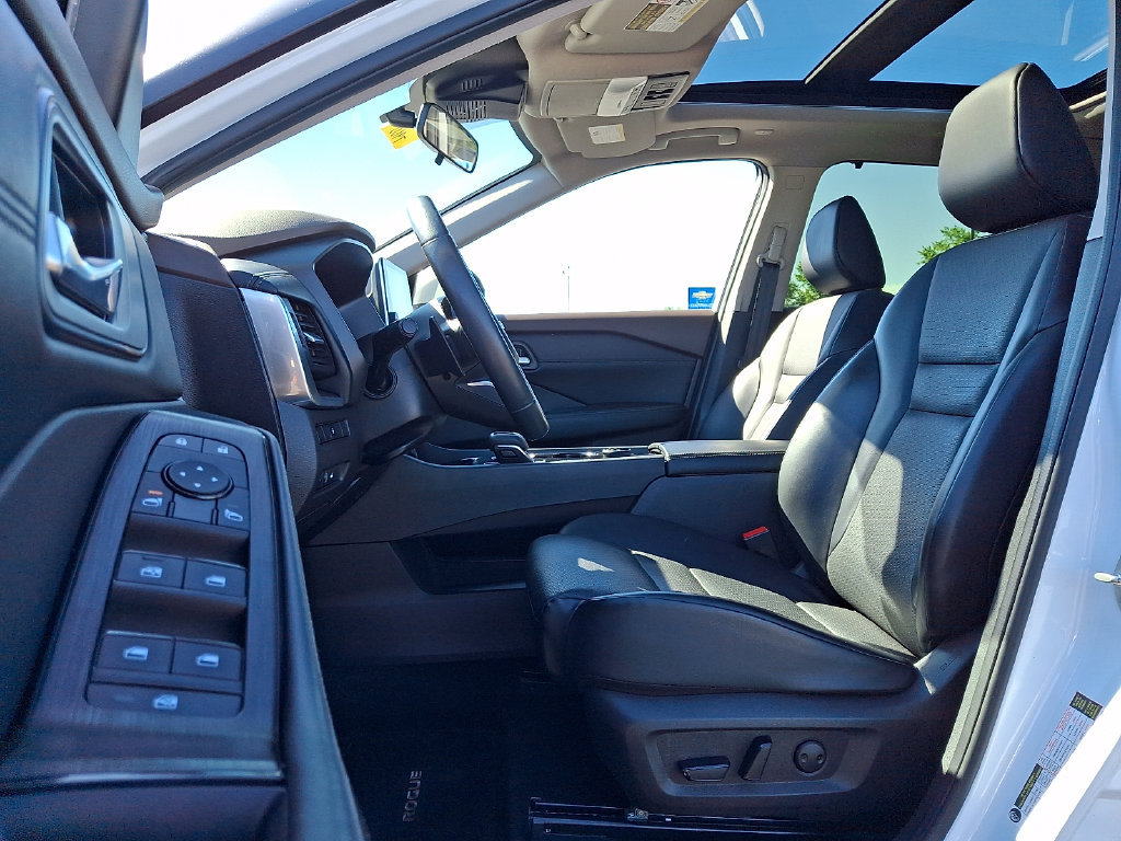 Certified 2023 Nissan Rogue SV w/ SV Premium B Package AWD/4WD image 14