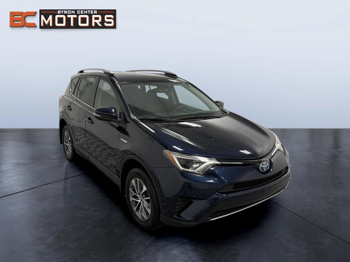 Used 2018 Toyota RAV4 LE AWD/4WD image 7