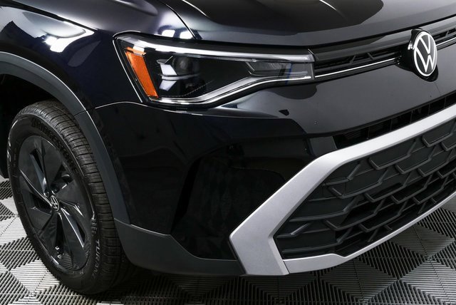 New 2026 Volkswagen Taos S image 33