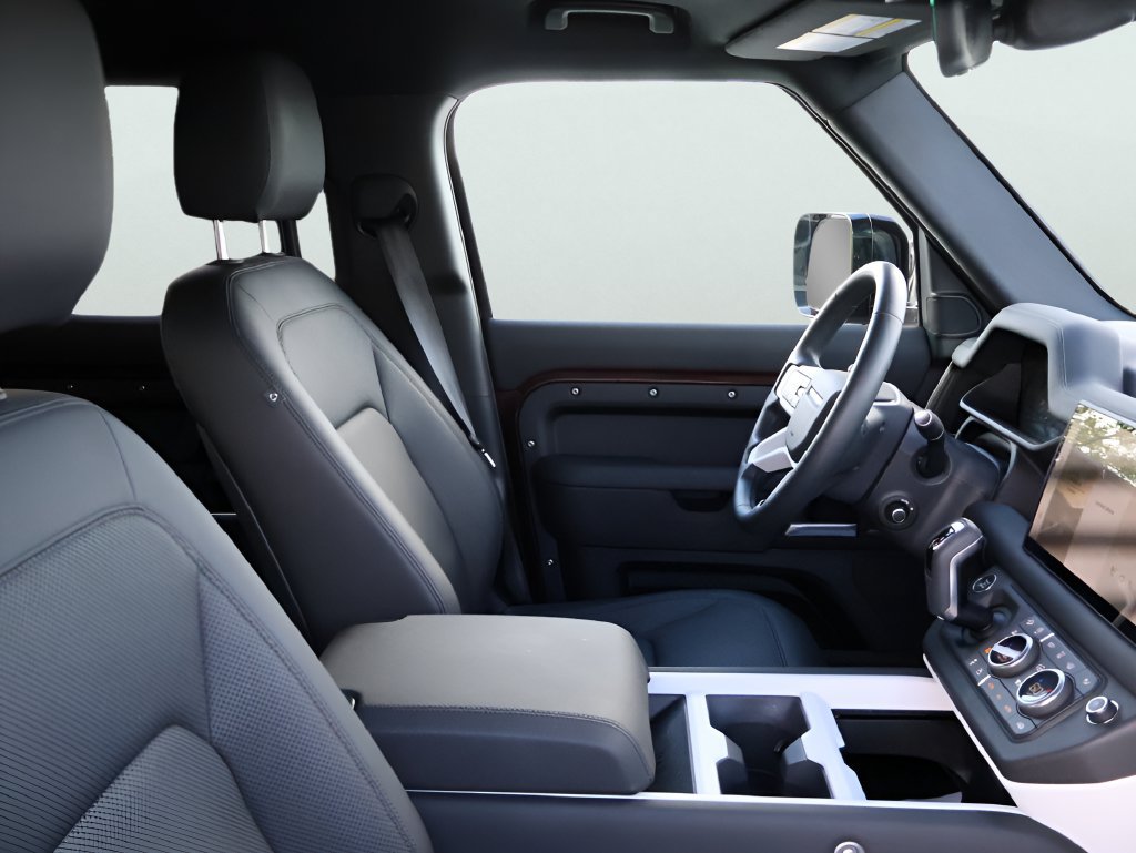 Certified 2025 Land Rover Defender 130 X-Dynamic SE AWD/4WD image 8