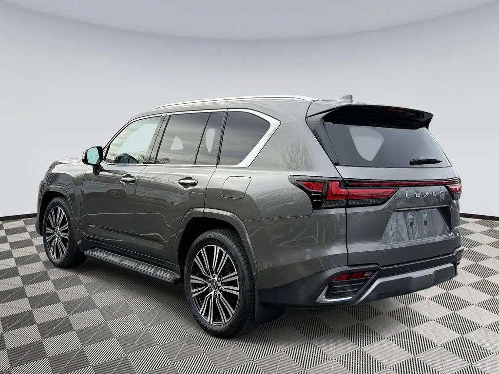 Used 2025 Lexus LX 600 4WD w/ Accessory Package (Z1) image 4