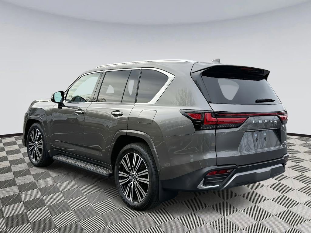 Used 2025 Lexus LX 600 4WD w/ Accessory Package (Z1) image 4