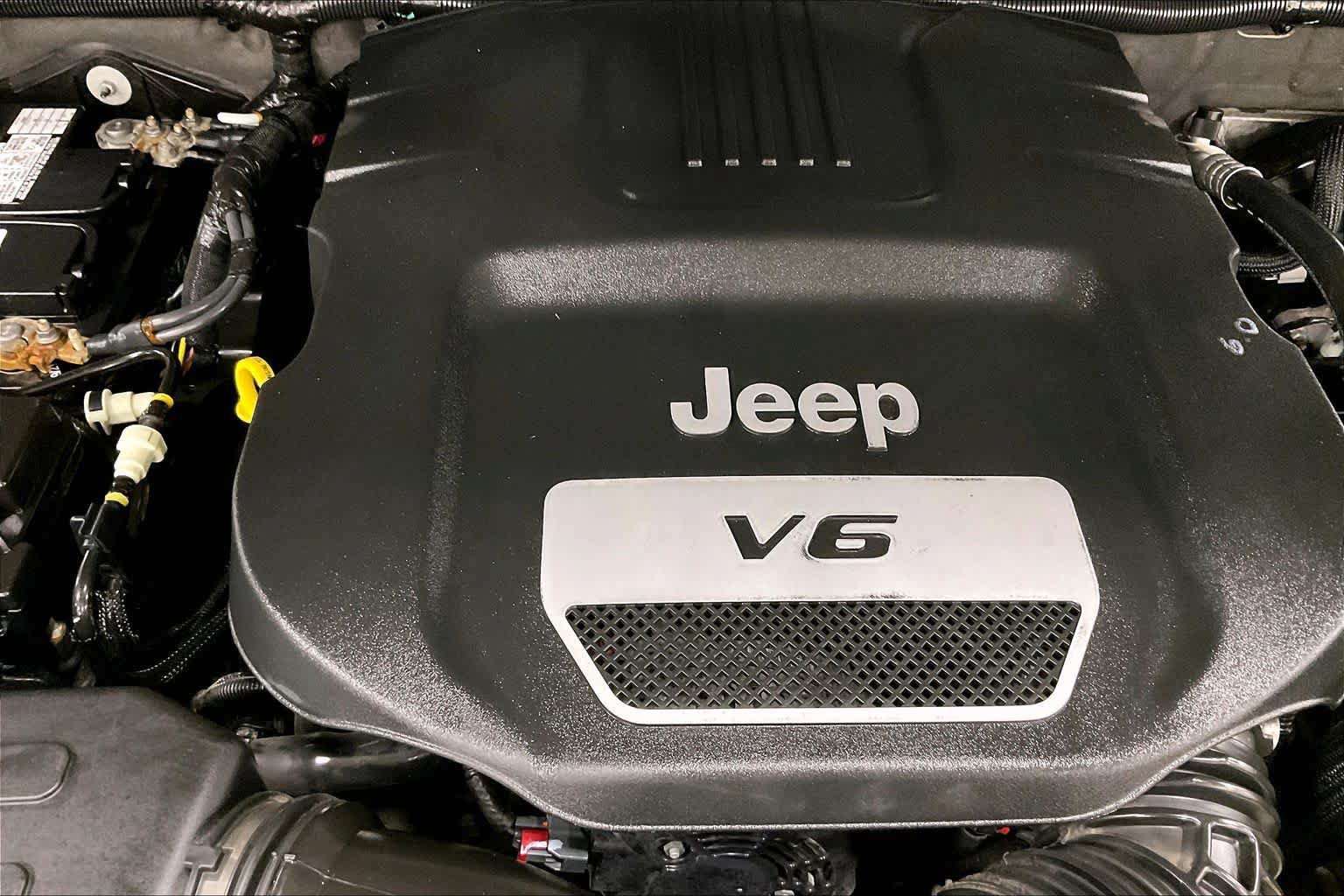 Used 2014 Jeep Wrangler Sahara AWD/4WD image 32