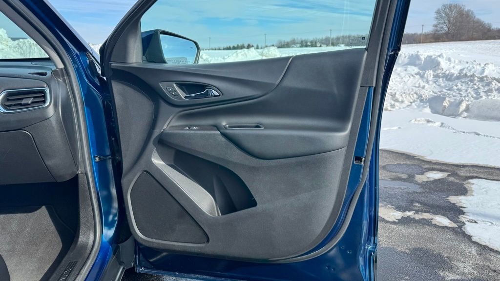 Used 2020 Chevrolet Equinox LT w/ Driver Convenience Package image 18