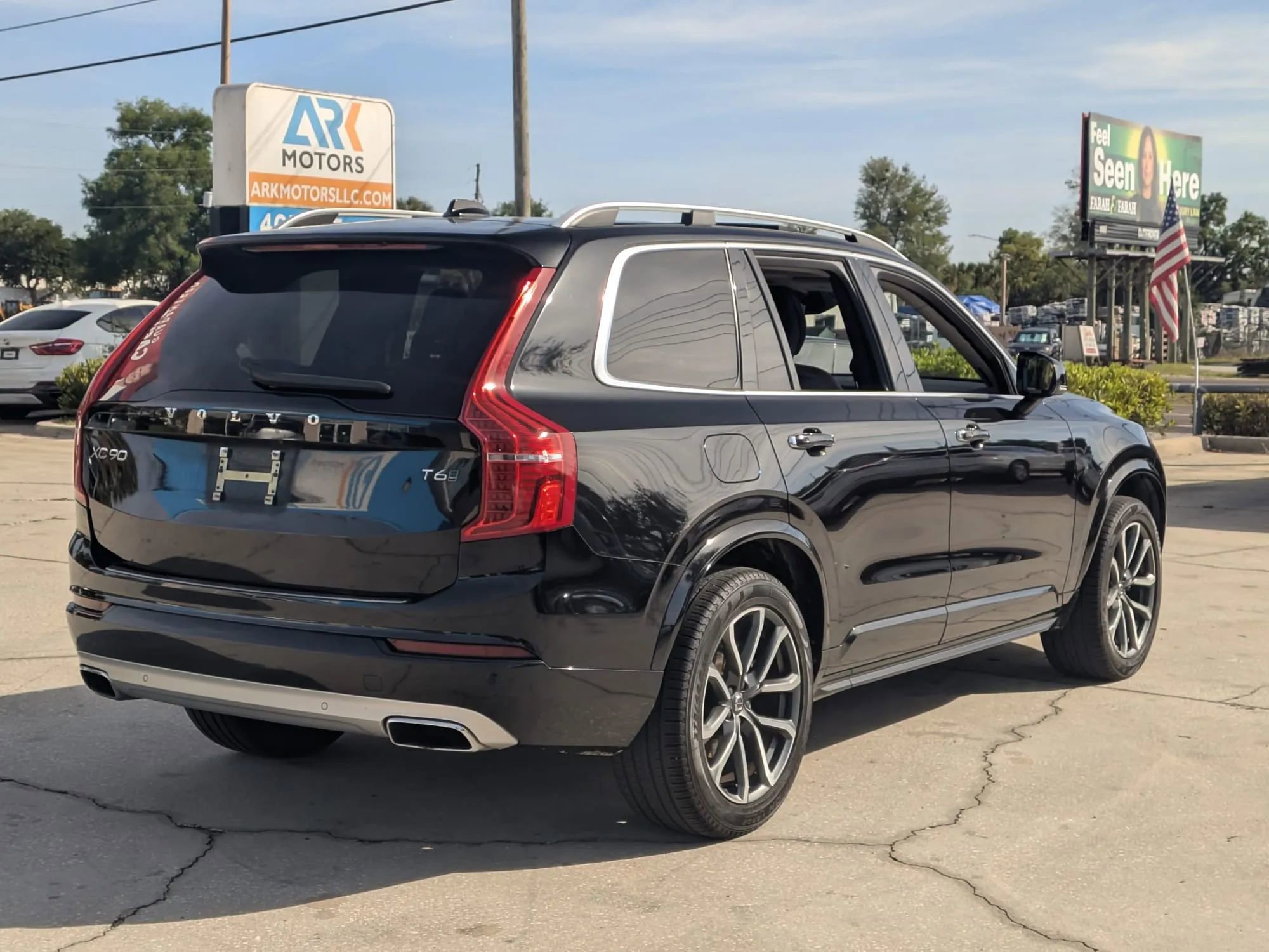 Used 2019 Volvo XC90 T6 Momentum w/ Protection Package Premier AWD/4WD image 3