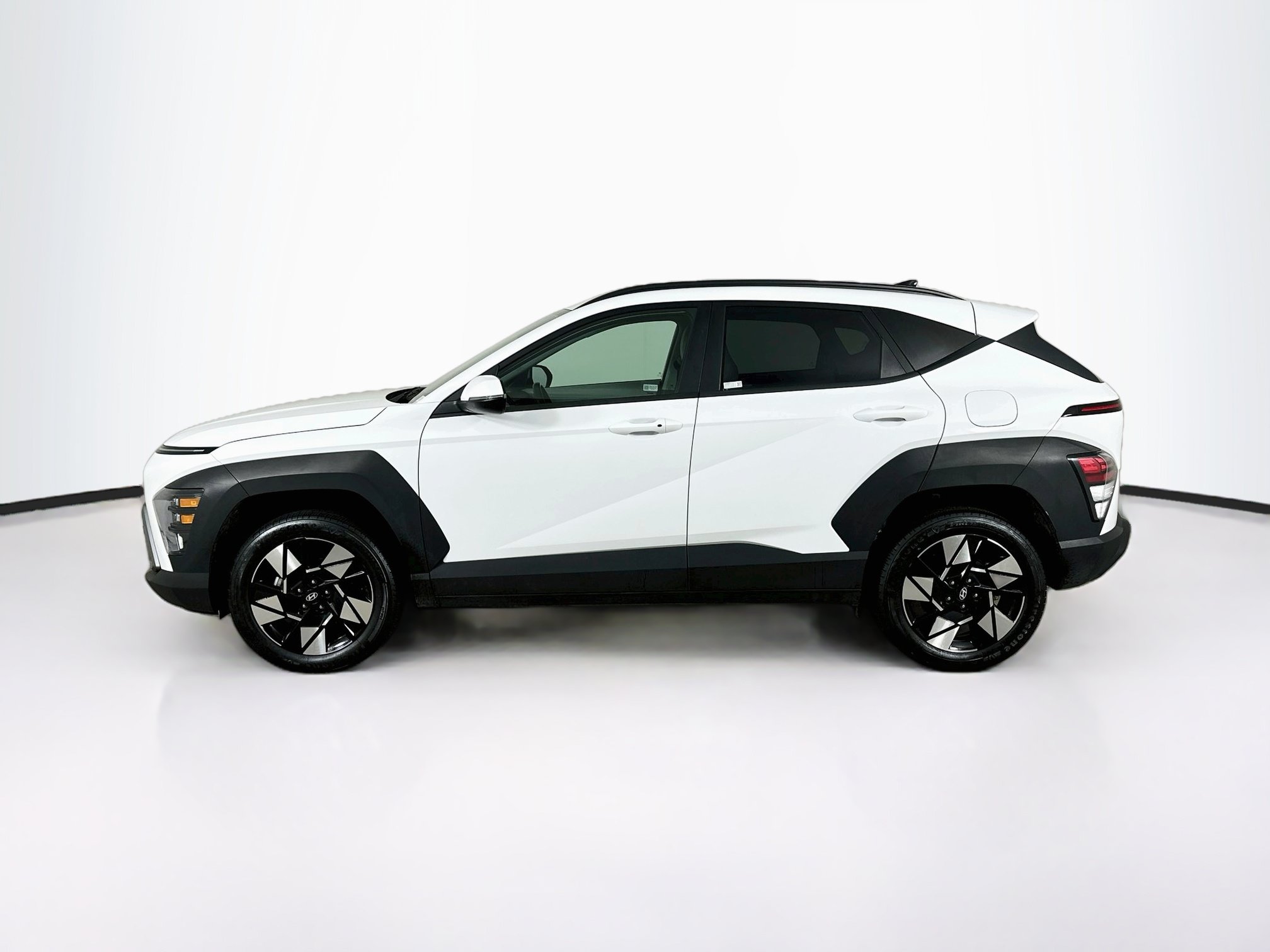 Used 2025 Hyundai Kona SEL AWD/4WD image 4