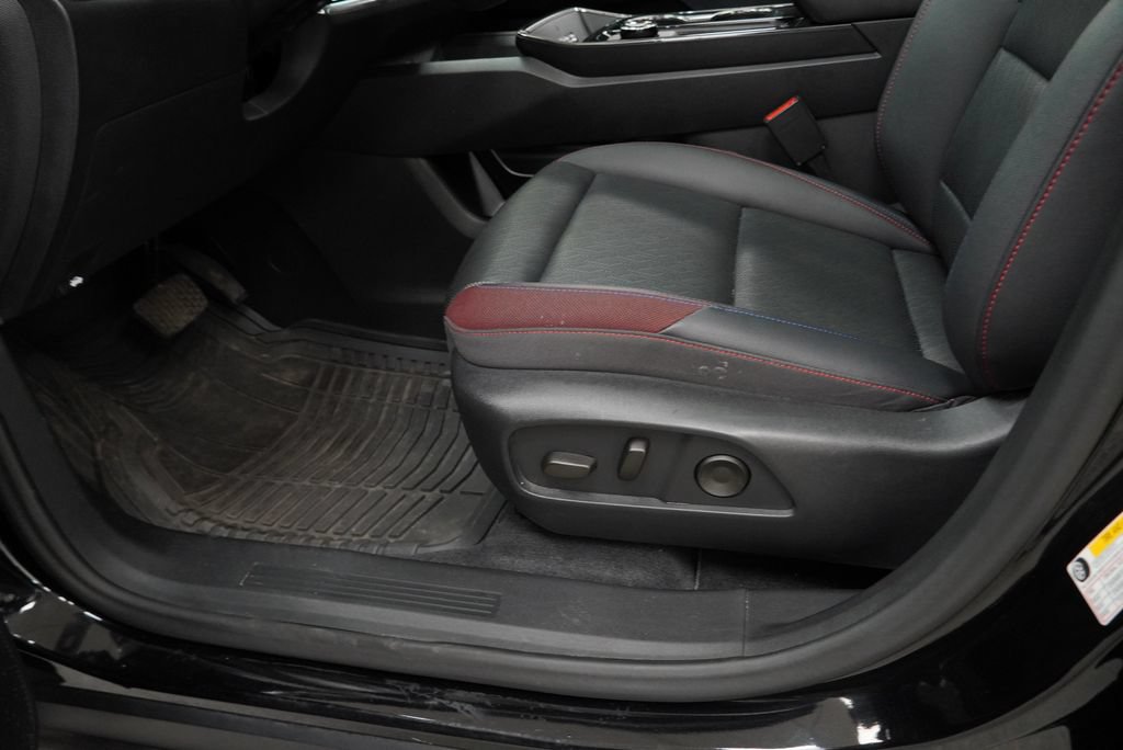 Certified 2025 Chevrolet Equinox RS w/ Safety and Technology Package FWD image 26