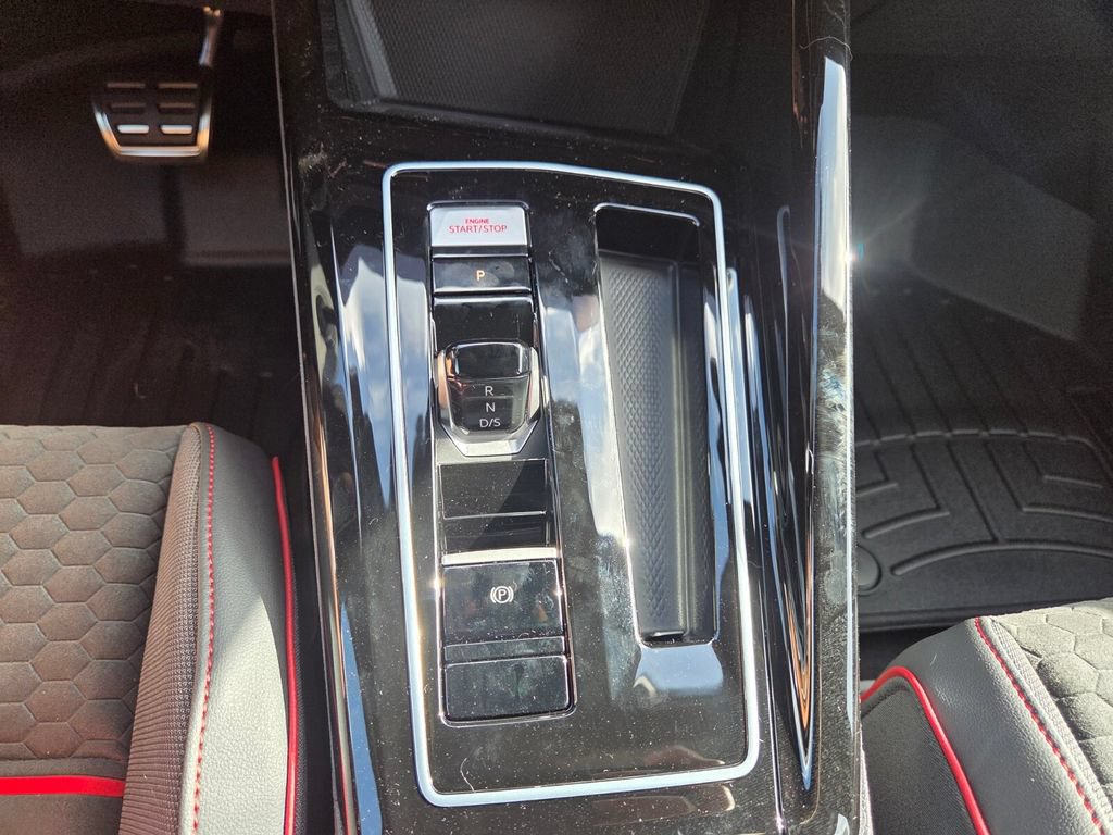 New 2026 Volkswagen GTI SE FWD image 17