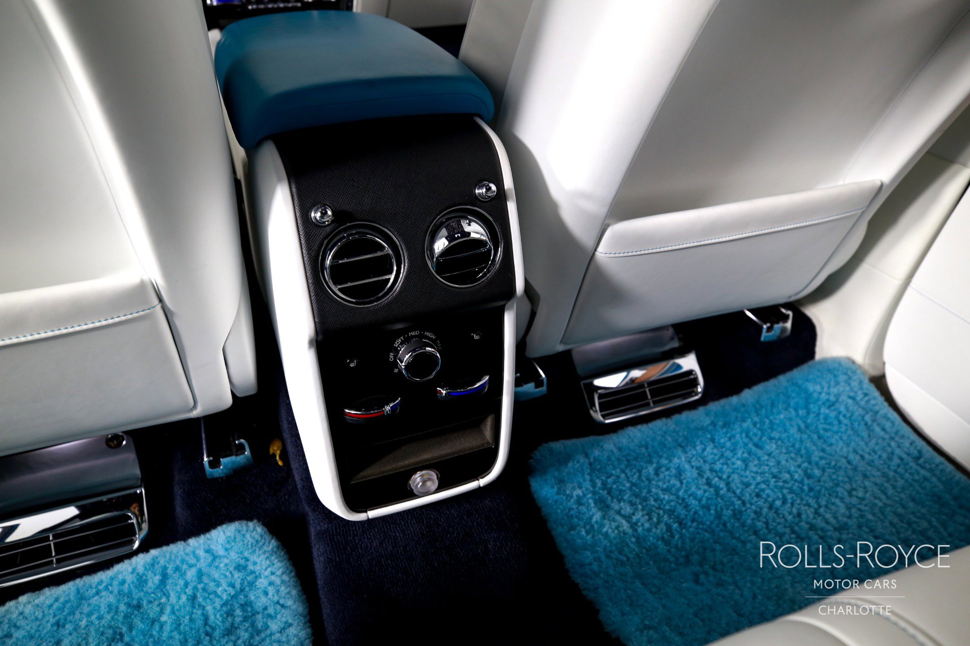 Used 2023 Rolls-Royce Cullinan image 20