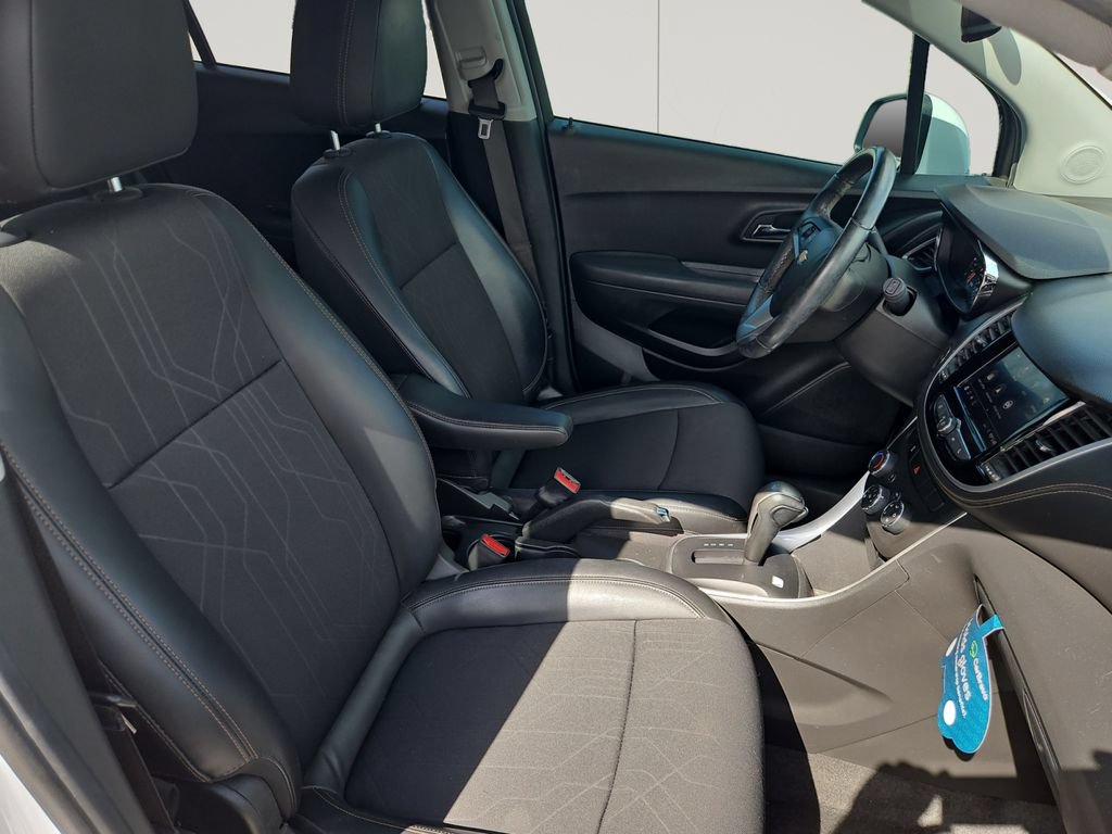 Certified 2020 Chevrolet Trax LT w/ Driver Confidence Package FWD image 16