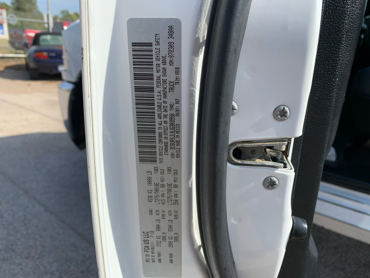 Used 2018 RAM 2500 SLT w/ Luxury Group image 35