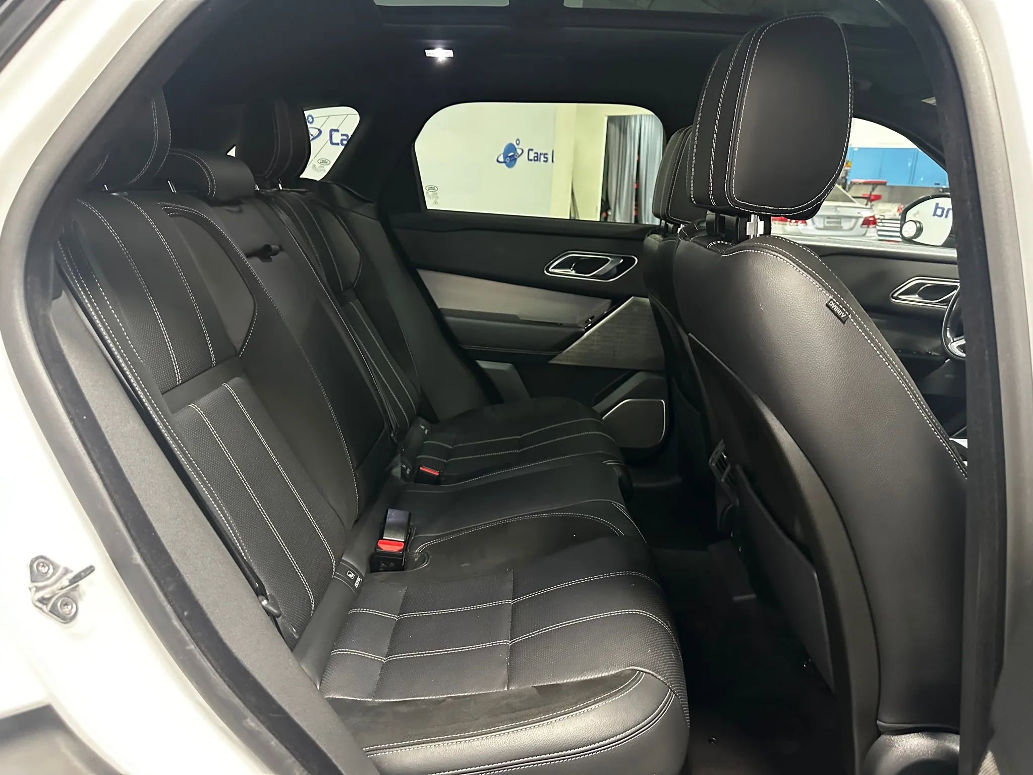 Used 2019 Land Rover Range Rover Velar R-Dynamic SE image 20