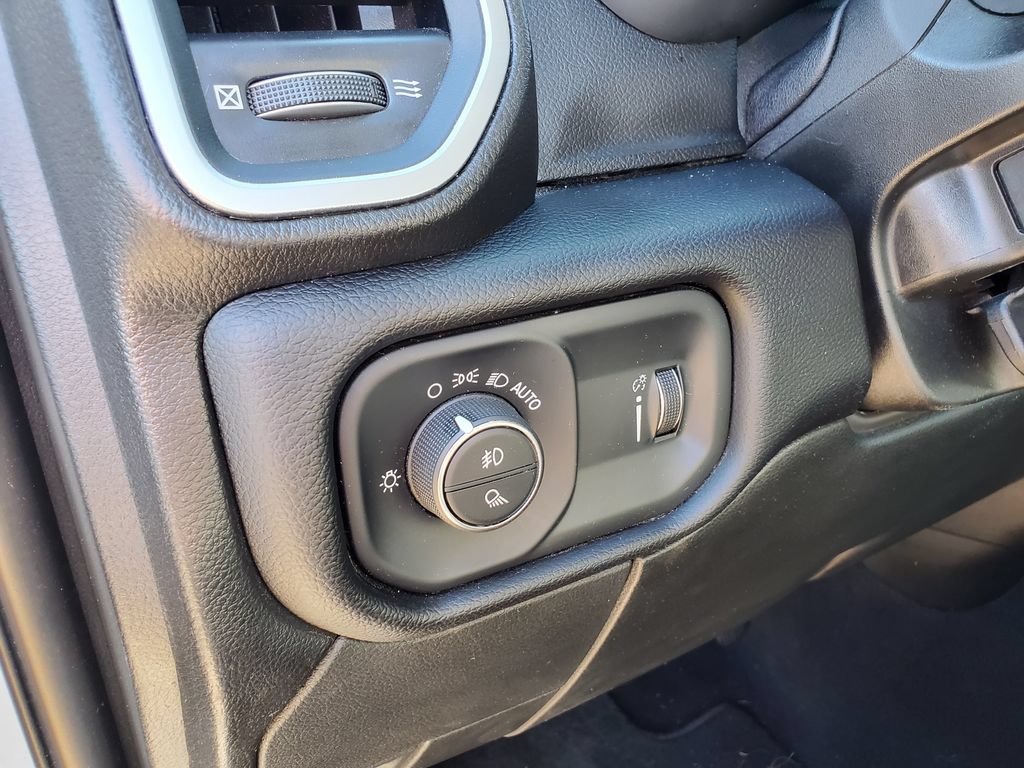 Used 2024 RAM 2500 Big Horn AWD/4WD image 18