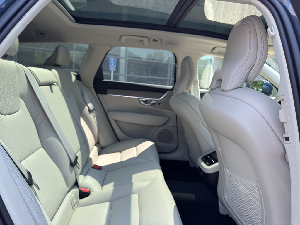 Certified 2025 Volvo V90 B6 Cross Country Plus AWD/4WD image 34