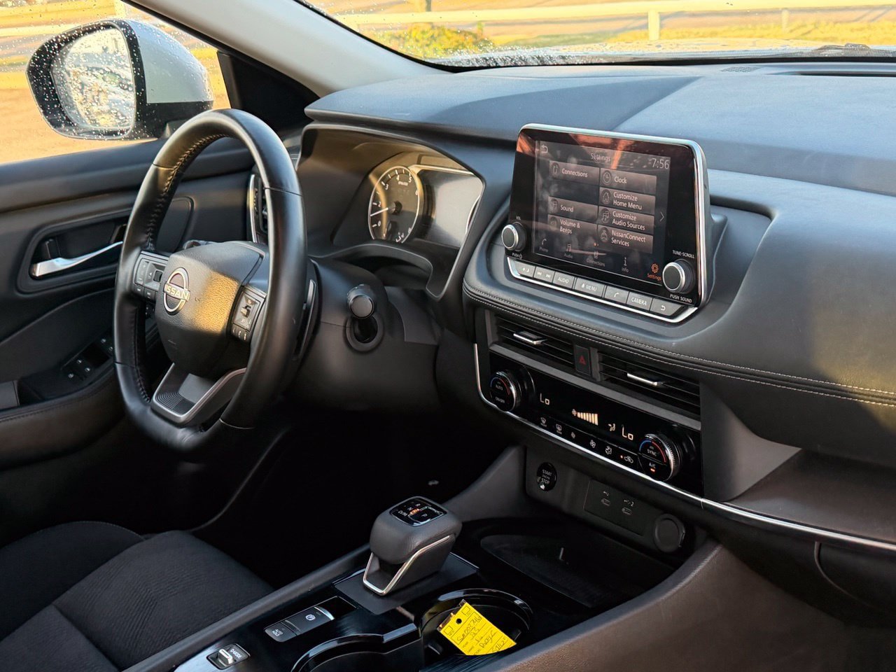 Certified 2025 Nissan Rogue SV FWD image 29