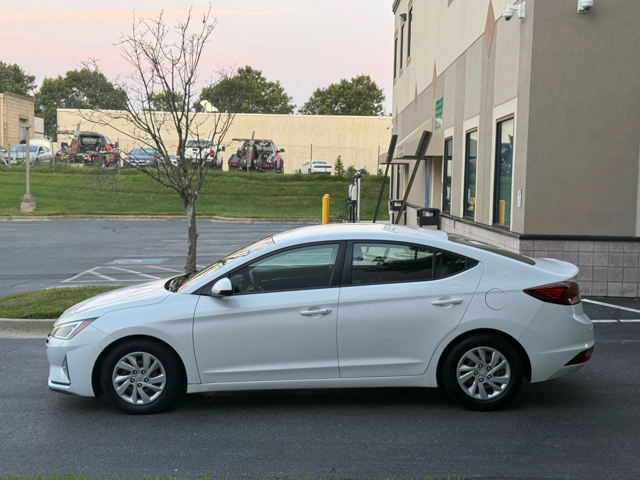 Used 2019 Hyundai Elantra SE image 8