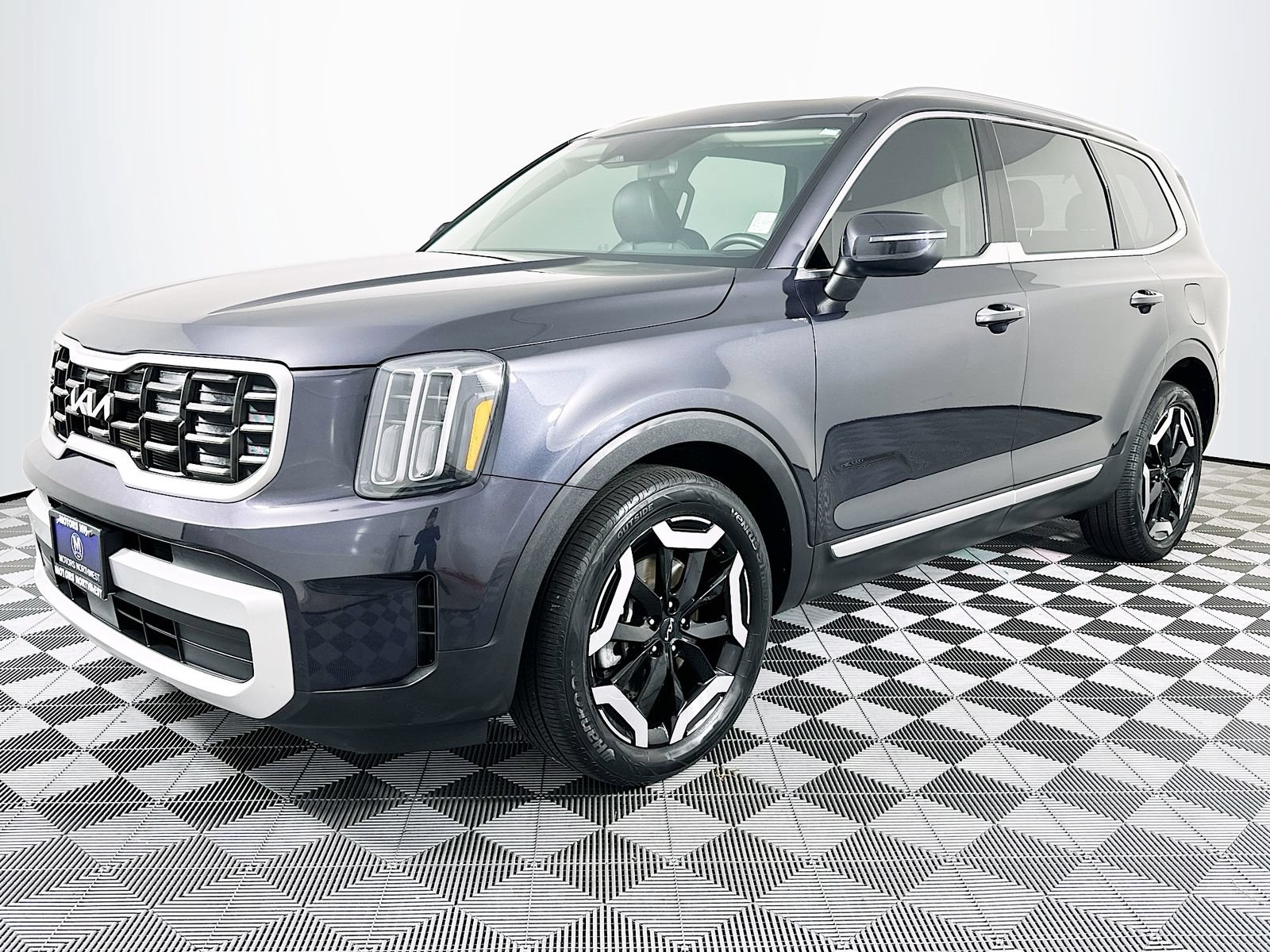 Used 2025 Kia Telluride S AWD/4WD image 6