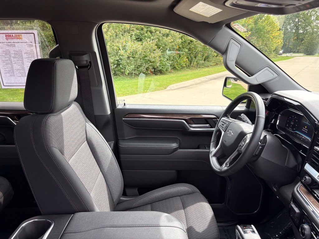 Used 2023 Chevrolet Silverado 1500 LT Trail Boss w/ Protection Package AWD/4WD image 32