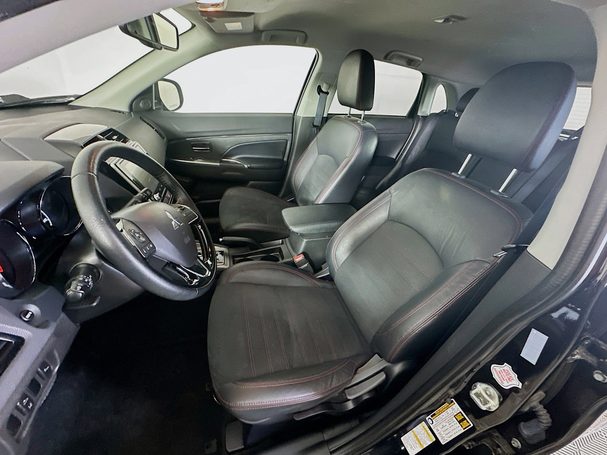 Used 2023 Mitsubishi Outlander Sport SE image 13