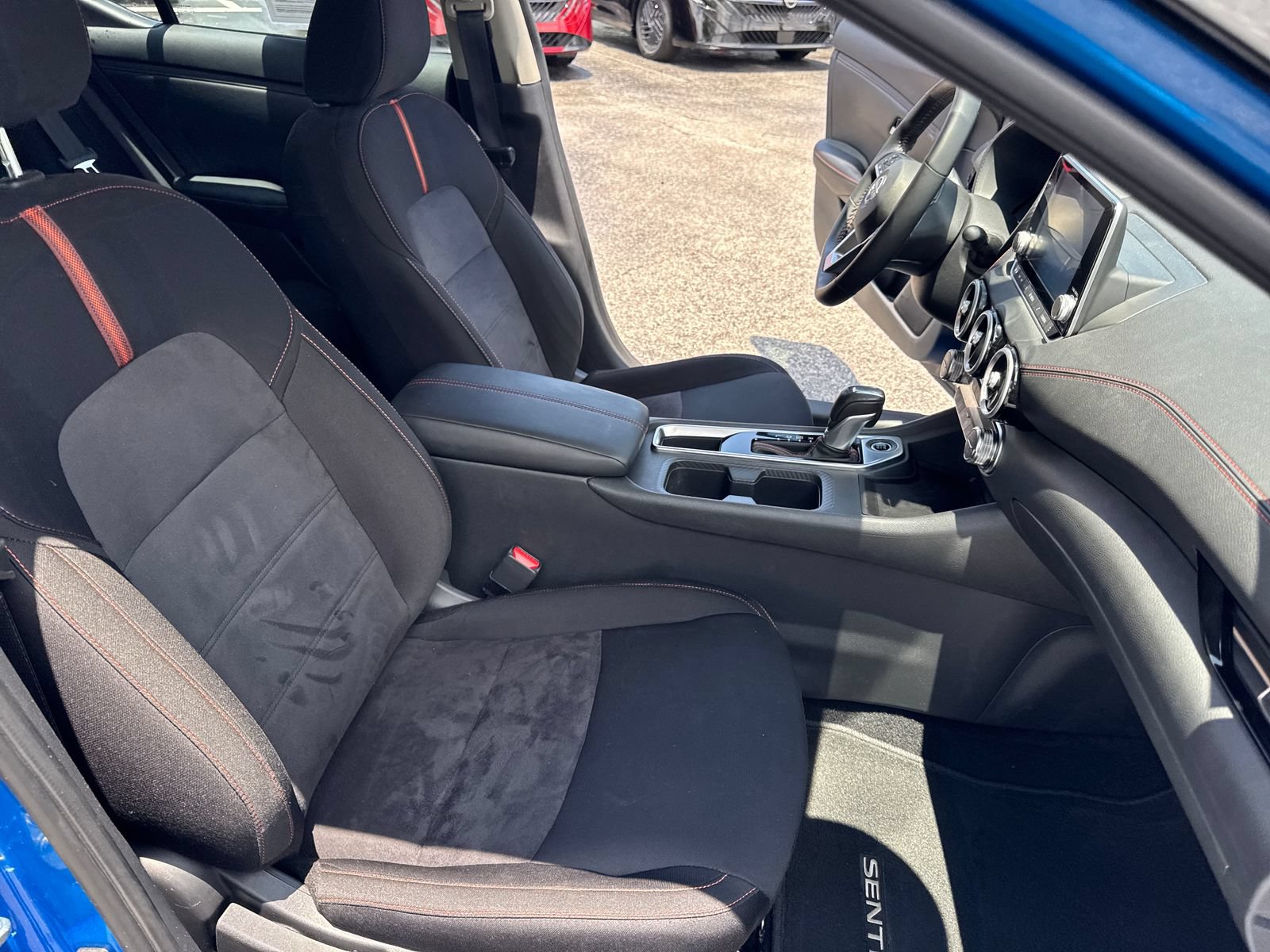 Certified 2025 Nissan Sentra SR FWD image 38