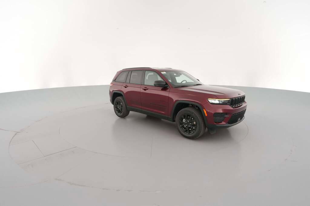 New 2025 Jeep Grand Cherokee Altitude image 16