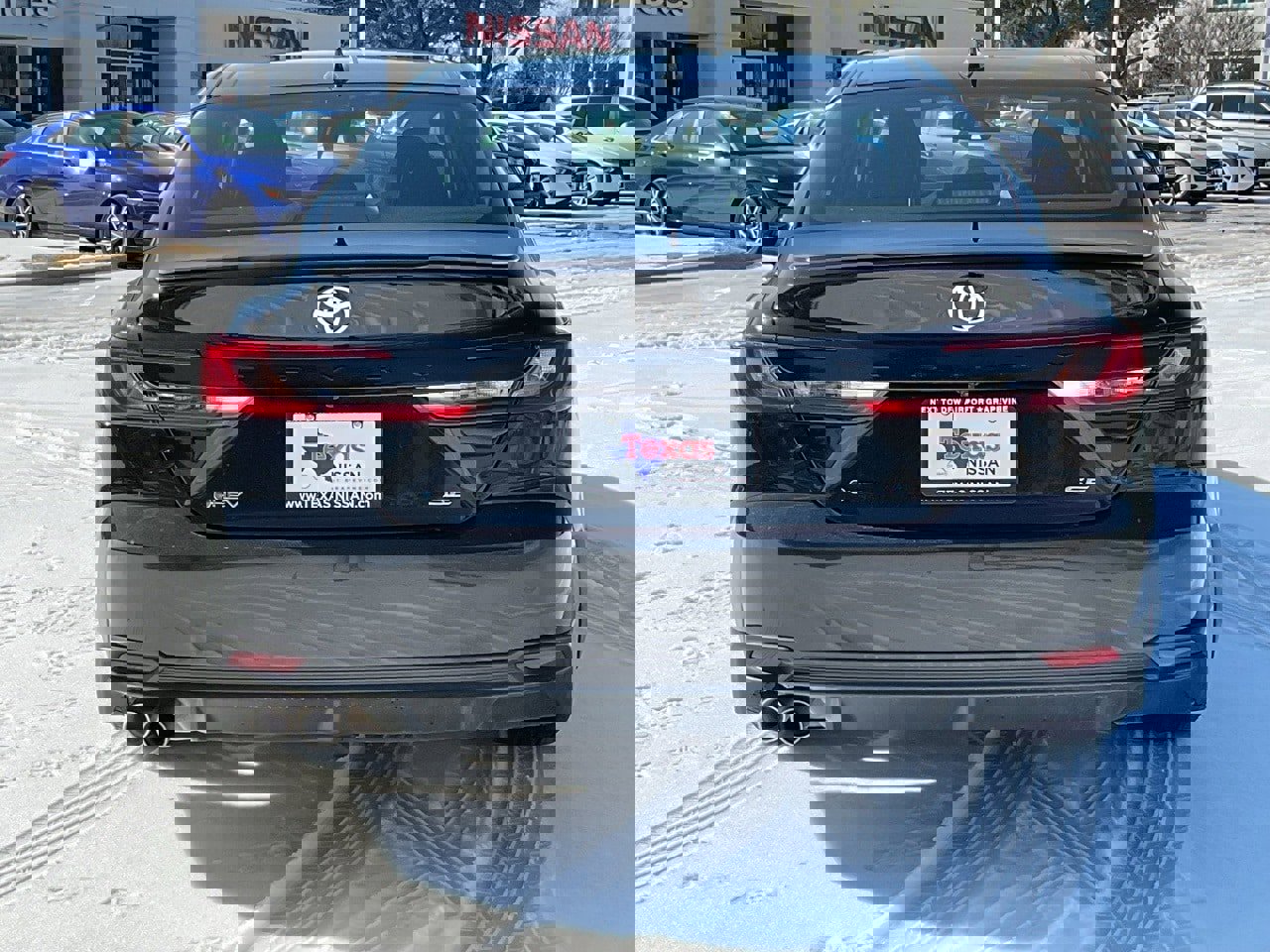 Used 2025 Toyota Camry SE image 6