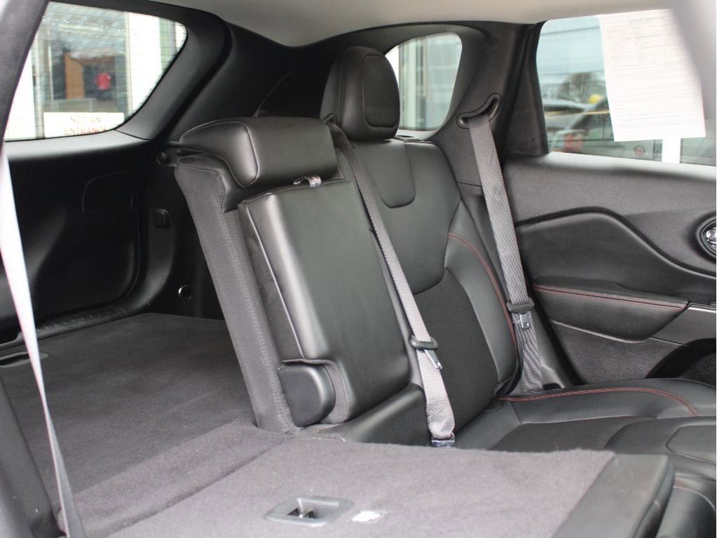 Used 2021 Jeep Cherokee Trailhawk image 29