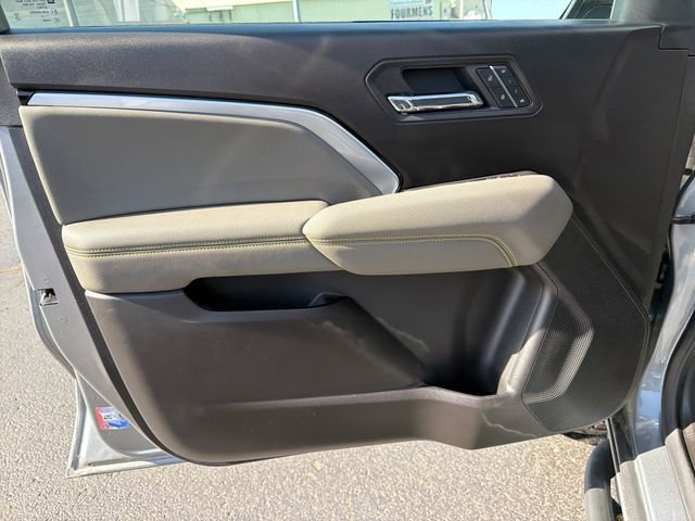 Used 2025 Chevrolet Colorado ZR2 AWD/4WD image 15