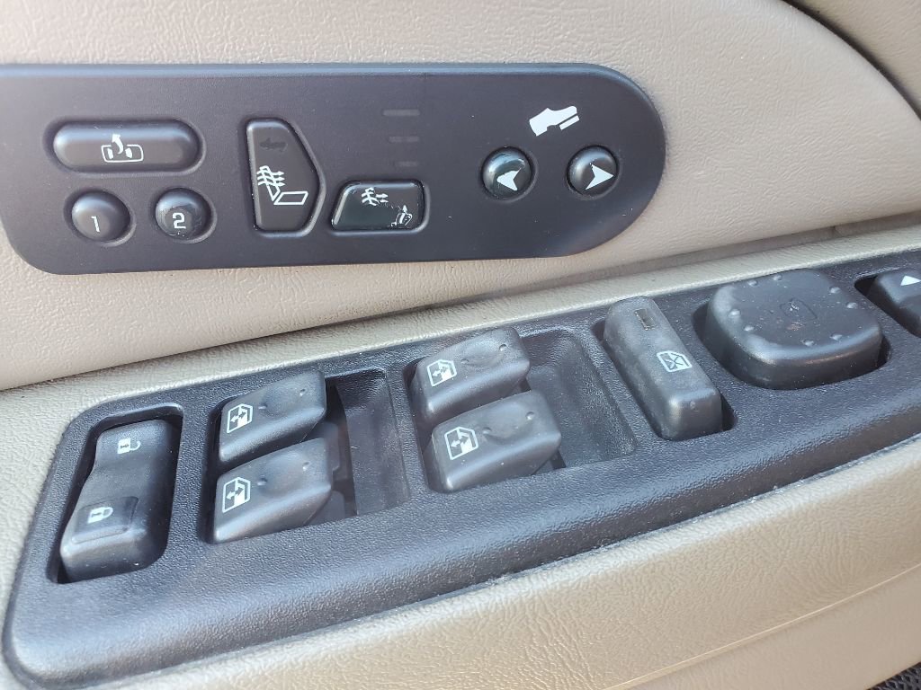 Used 2006 Chevrolet Avalanche Z71 w/ Sun And Sound Package image 15