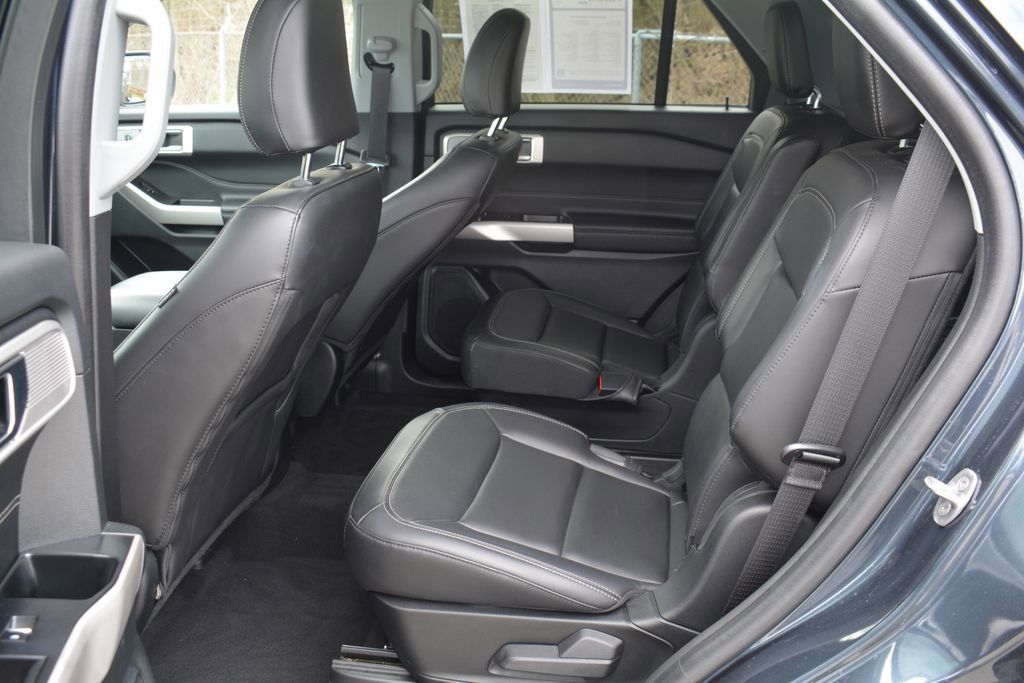 Used 2022 Ford Explorer XLT w/ Equipment Group 202A image 22