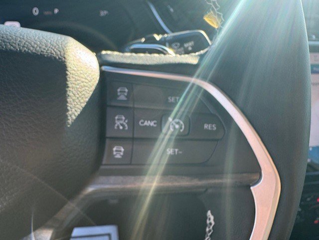 Used 2024 Jeep Grand Cherokee Limited w/ Black Appearance Package image 16